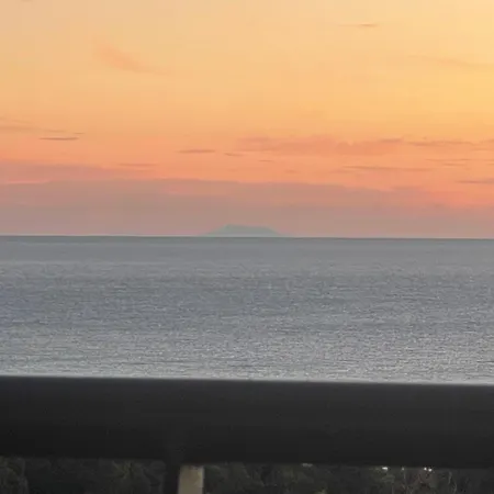 Lumineux T2 Vue Terrasse Parking Sari-Solenzara